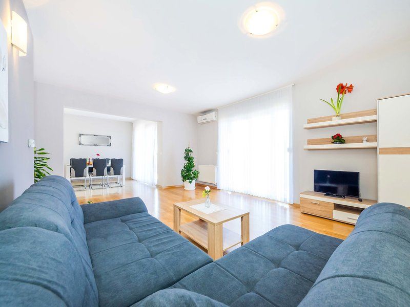 Brkic - Three Bedroom Hotel *